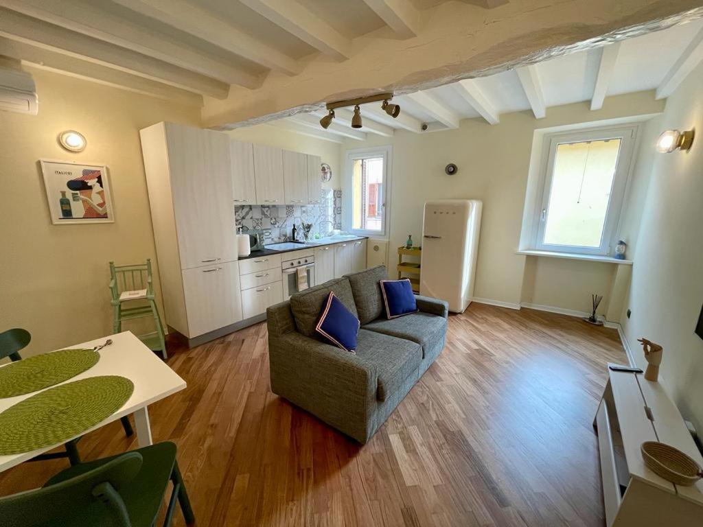 Apartamento Buro Nel Borgo Parma Exterior foto